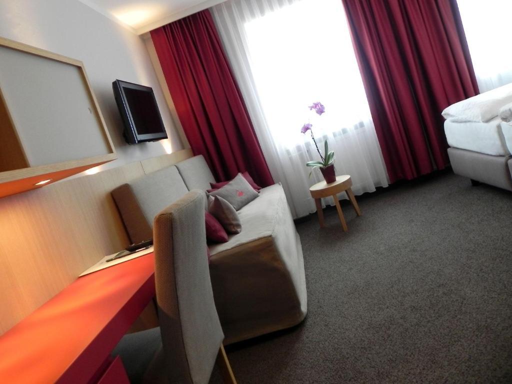 فرودنستاد Hotel Schwanen الغرفة الصورة